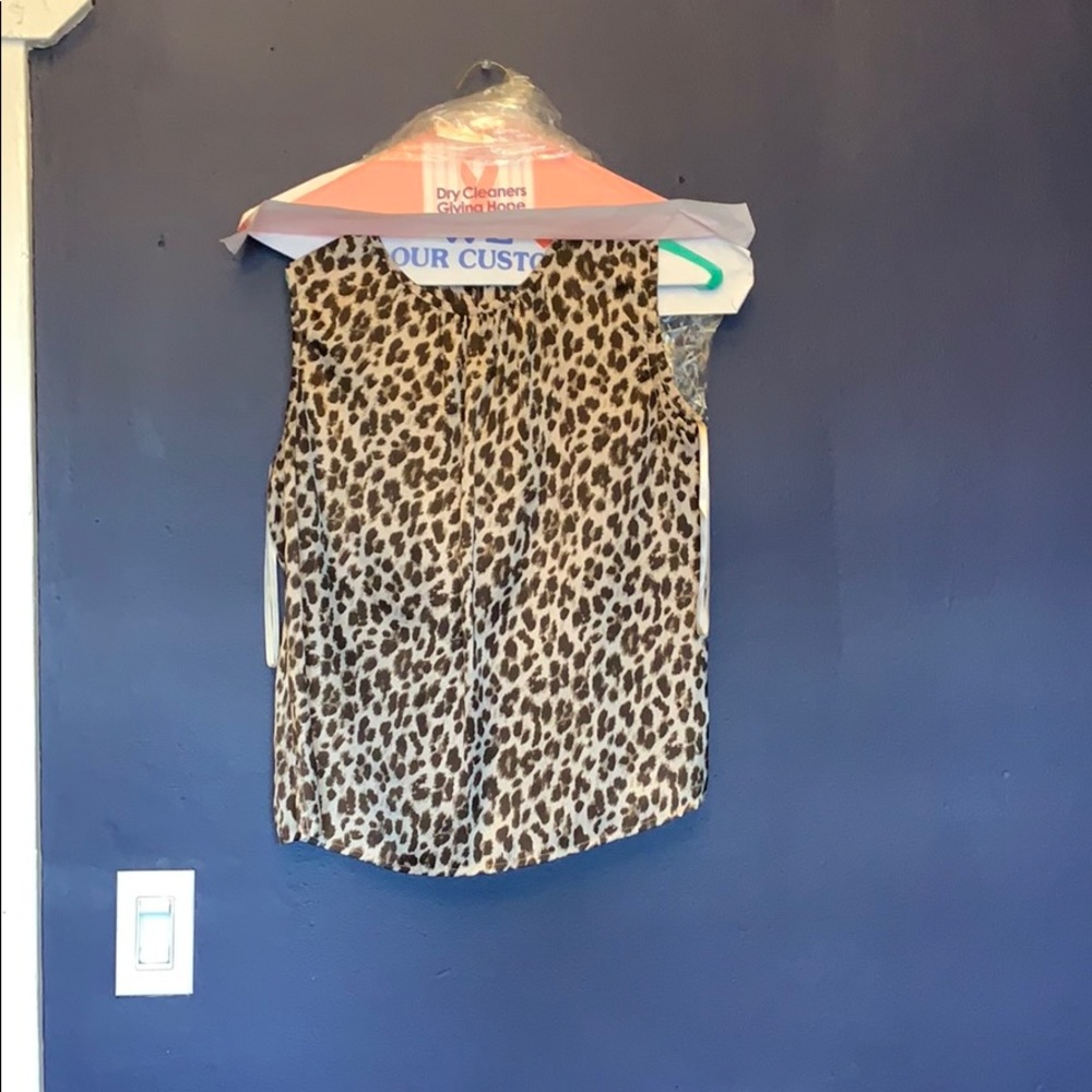 Tahari sleeveless top